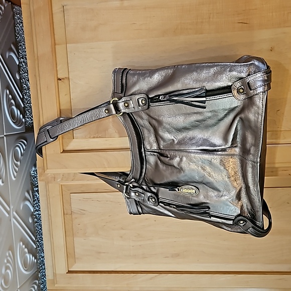 Tod's Metallic Bronze Gold Leather Fringe Shoulder Tote Bag - Picture 1 of 3